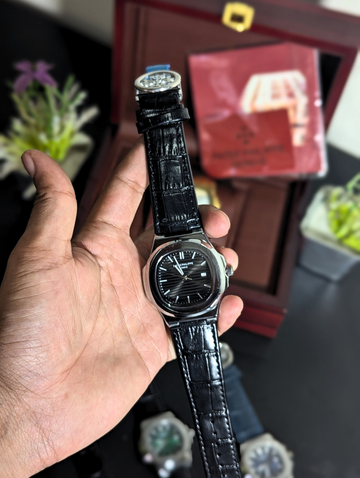 Patek Philippe Nautilus All Black Watch for Men – Black Textured Dial Date Display Steel Case Black Crocodile Leather Strap Geneve Luxury Wristwatch