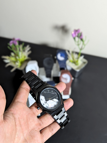 Black Metal Link Band Watch for Men – Abstract Split Dial, Indo-Arabic Markers Analog Watch